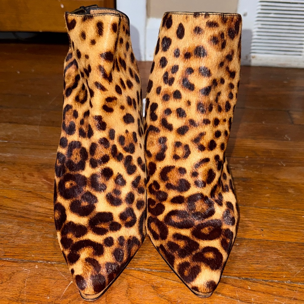 Nine West Leopard Real Fur upper and leather insole and interior 10.5